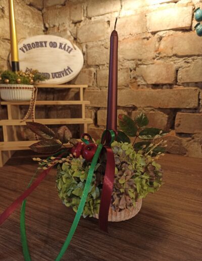 BYLINKY, FLORISTIKA A PŘÍRODNÍ VĚNCE NA DVEŘE OSTRAVA
