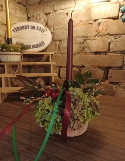BYLINKY, FLORISTIKA A PŘÍRODNÍ VĚNCE NA DVEŘE OSTRAVA